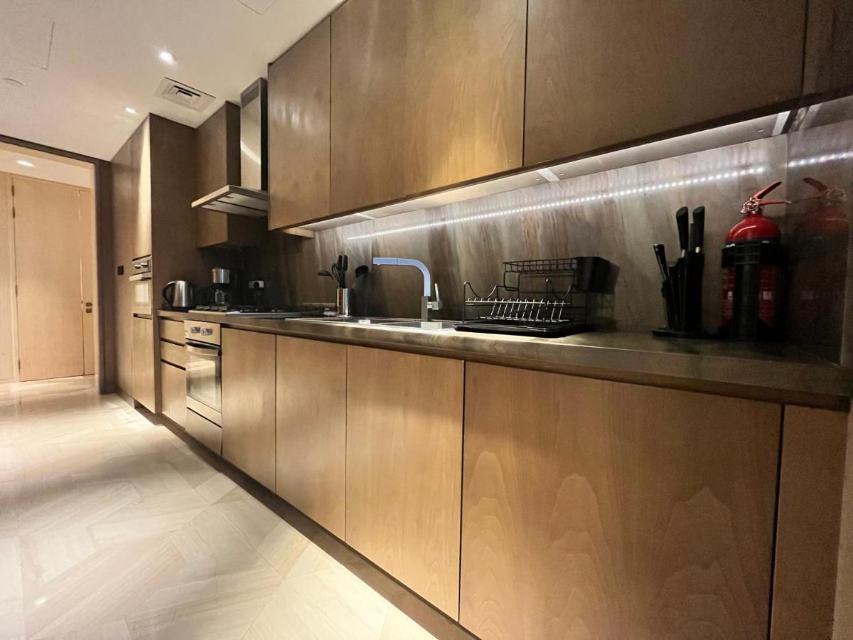 Апартаменти Five Palm Jumeirah - 2 Bedrooms & Maid In A Splendid - Modernlux Дубай